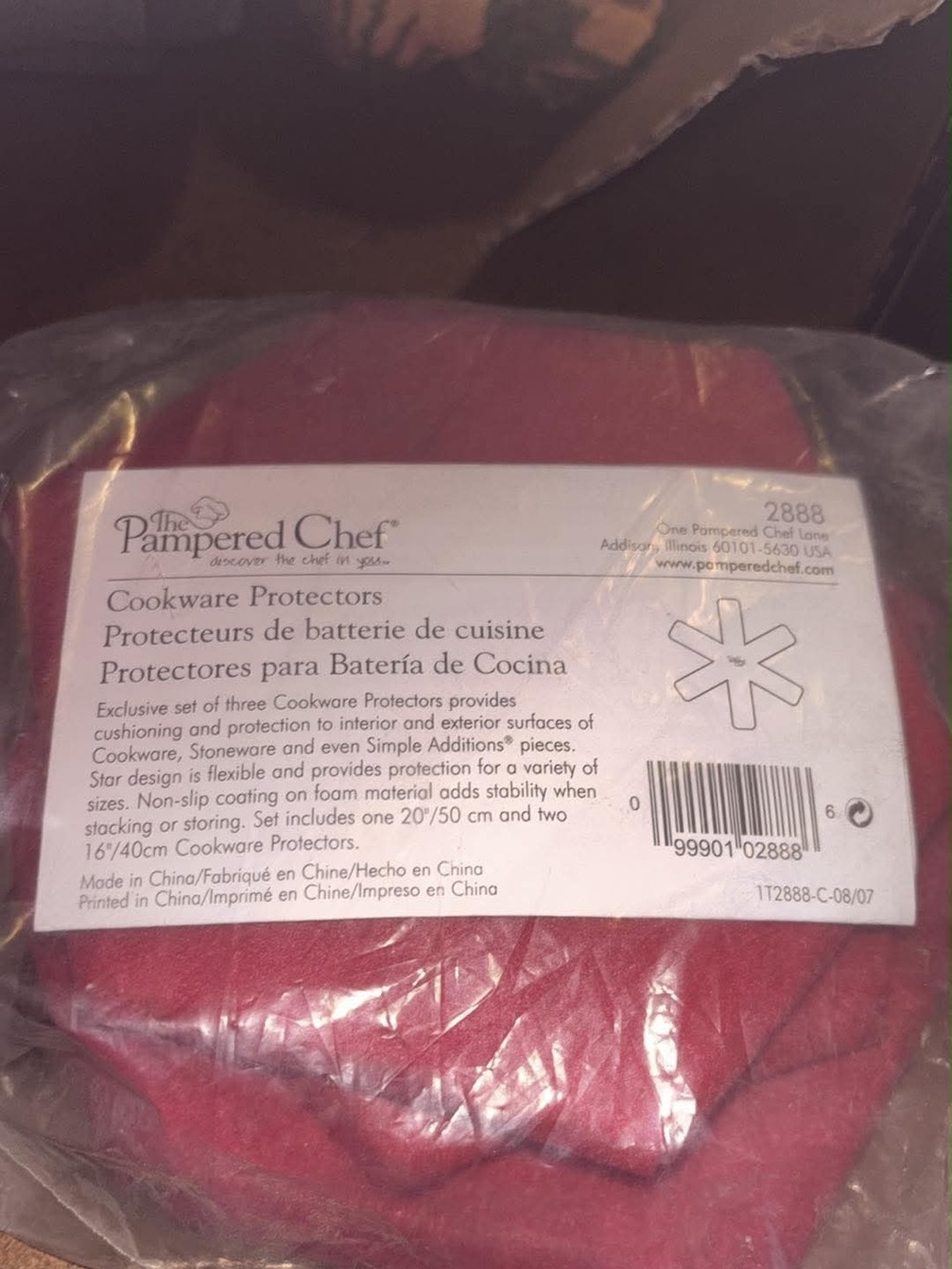 The Pampered Chef Red Cookware Protectors - Set of Three